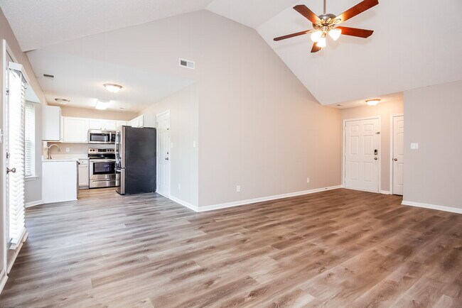 Foto del edificio - 7212 Kavan Hunter Dr