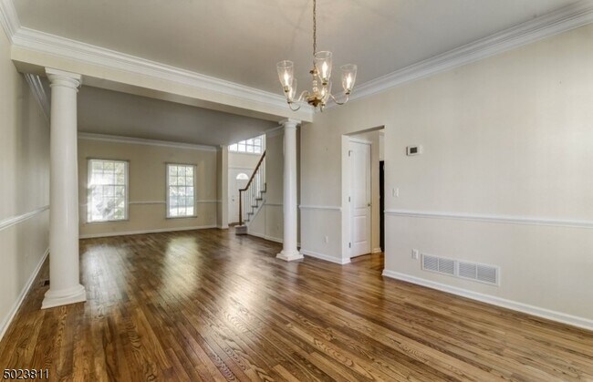Building Photo - 71 Vanderveer Dr