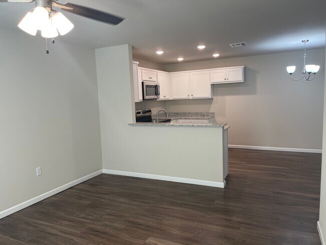 Foto del edificio - 3 Bed 2 Bath 2 Car Garage - Wagoner