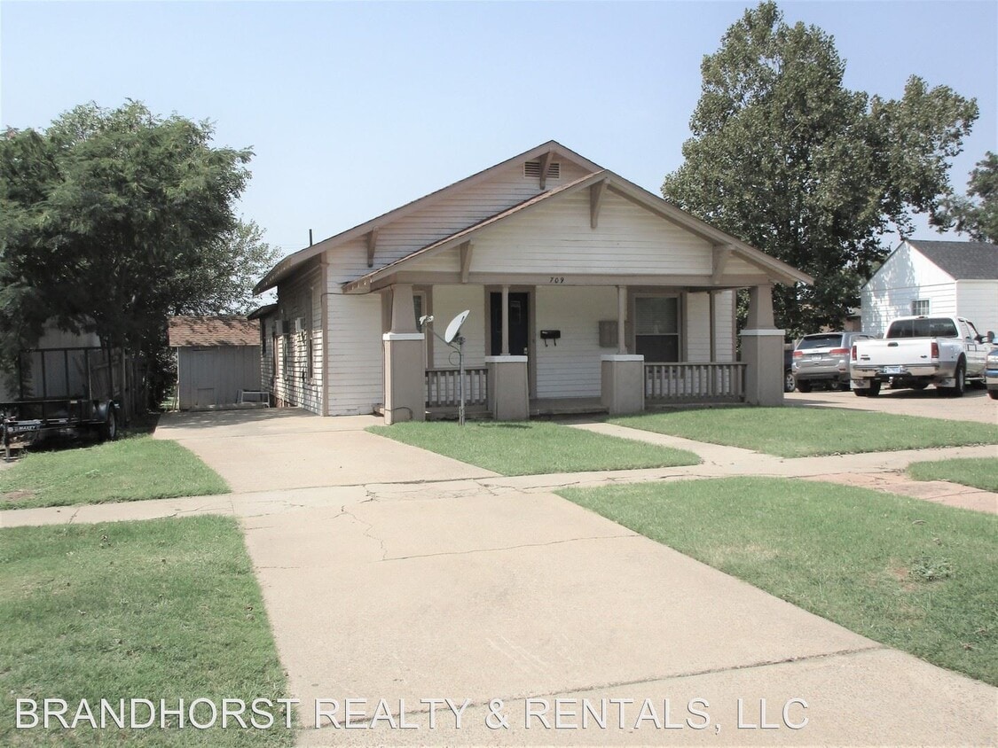 709 N Broadway St, Weatherford, OK 73096 Room for Rent in Weatherford