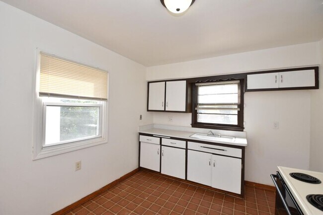 Building Photo - 8115 W. Villard