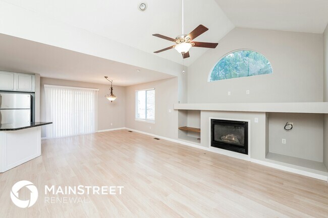 Building Photo - 6185 E 121st Dr