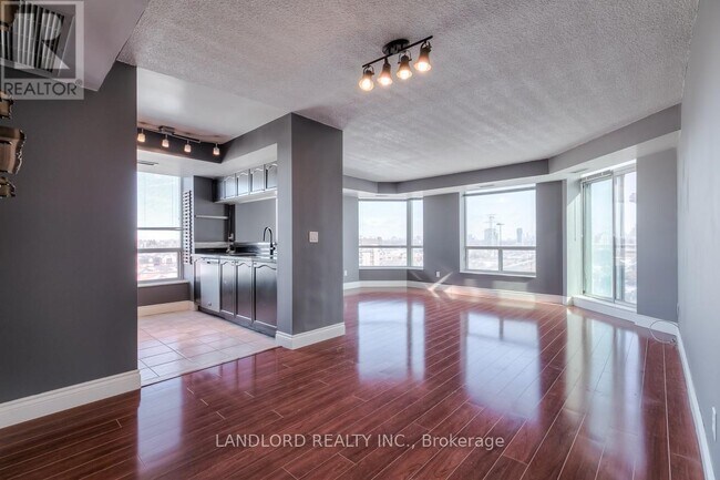 Building Photo - 190 Manitoba St