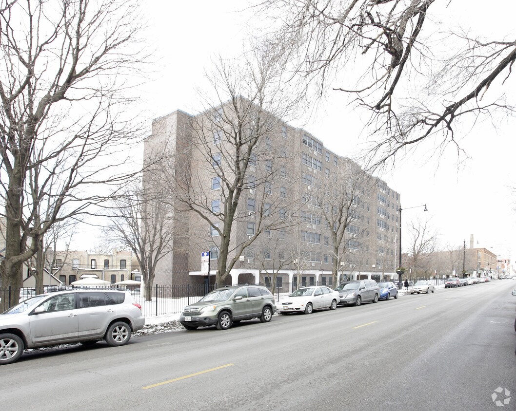 Margaret Day Blake Apartments Chicago, IL