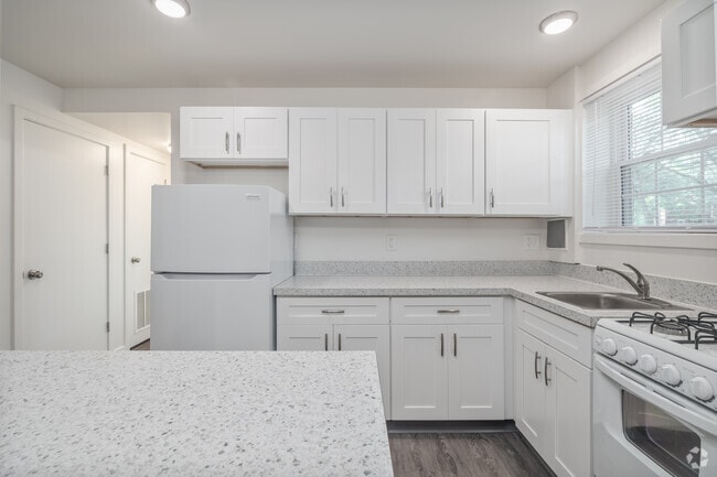1BR Upgrade Open Floorplan - Kitchen - Broadview Gardens Apartments