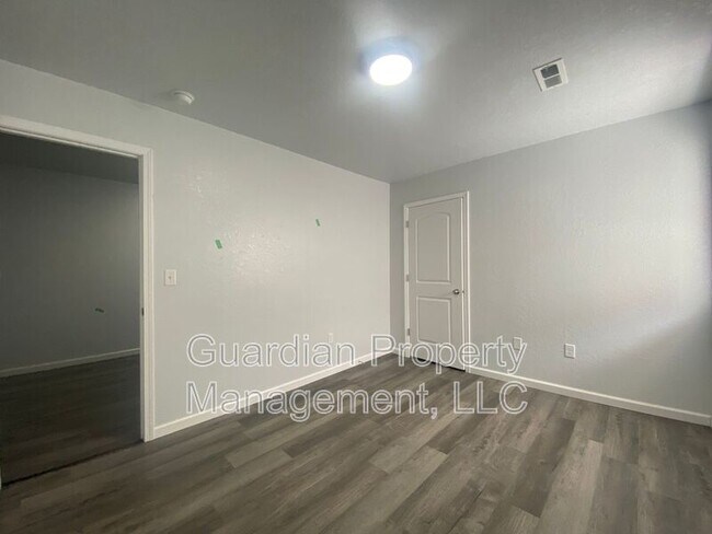 Foto del edificio - 123.5 N Main St