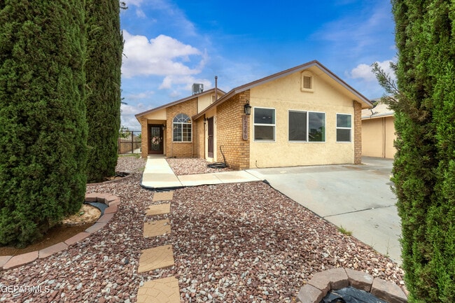 Building Photo - 12290 Tierra Bella Dr