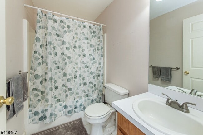 Building Photo - 127 Falcon Ridge Way N
