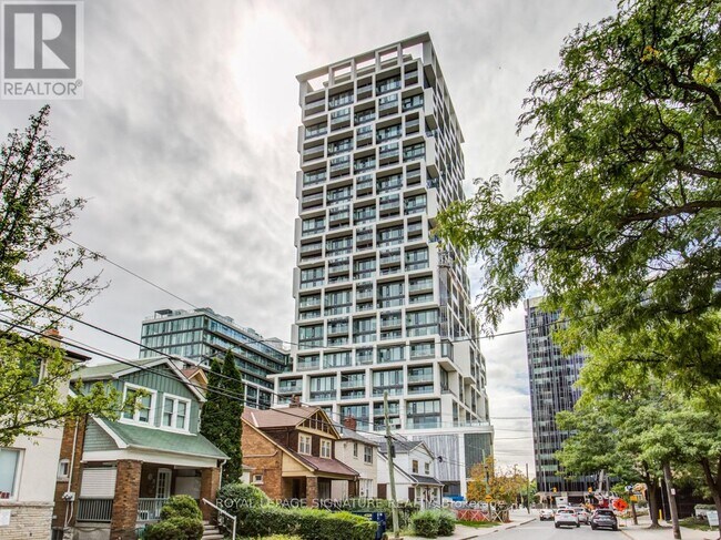 Building Photo - 5 Soudan Ave