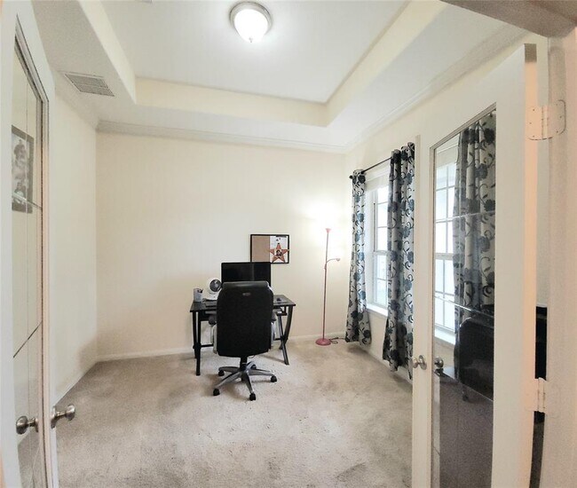 Building Photo - 12846 Northpointe Bend Dr