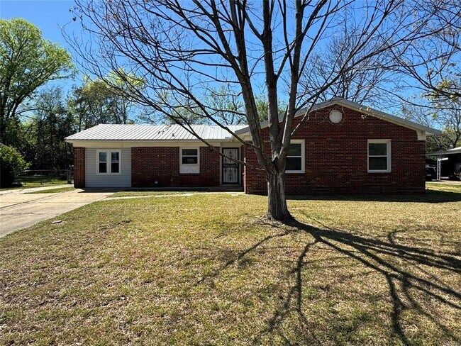 Foto del edificio - 1236 Noremac Rd