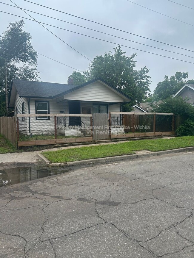Building Photo - 117 W Zimmerly St