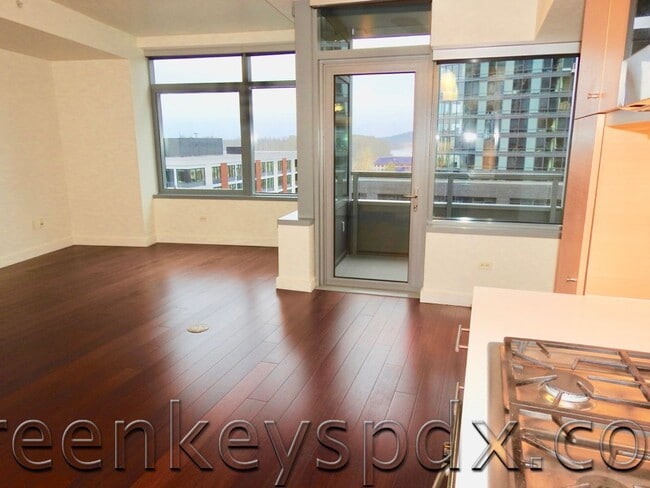 Building Photo - 8th floor 1-bedroom open-concept condo wit...