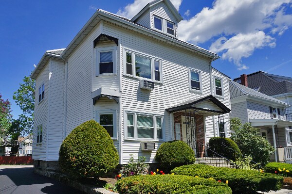 Primary Photo - 150 Brown St