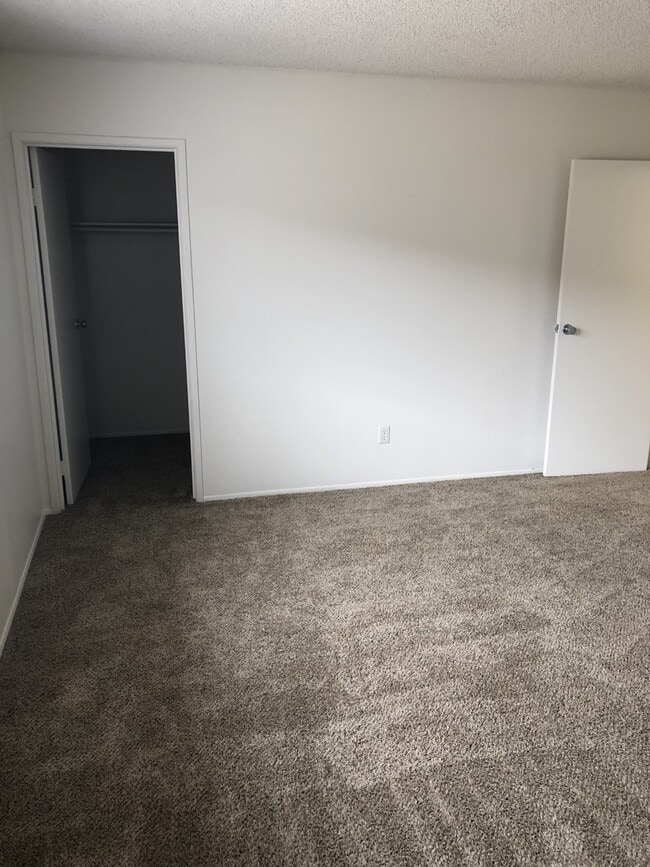 Building Photo - Arlington Gardens