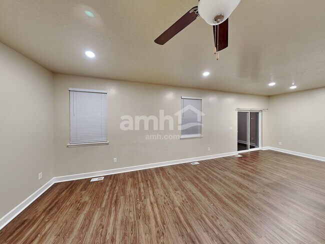 Building Photo - 4437 N Morgan Way