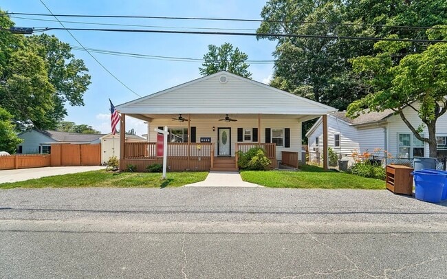 Building Photo - 1306 Third Rd