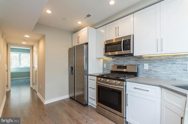 Foto del edificio - 1705 Bainbridge St