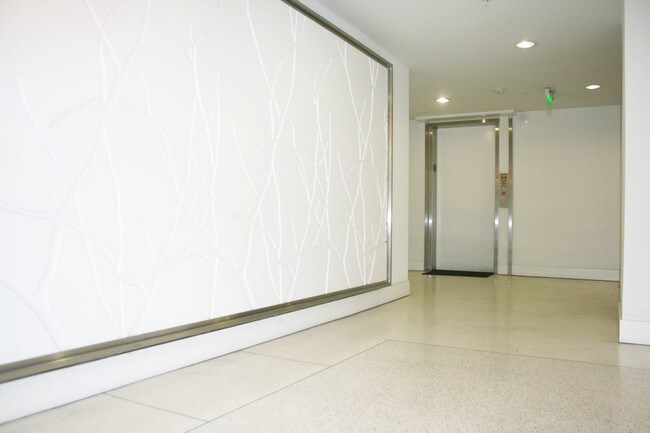 Lobby - 304 S Elm Dr