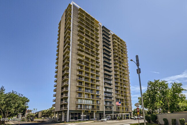 Foto del edificio - 207 W Clarendon Ave
