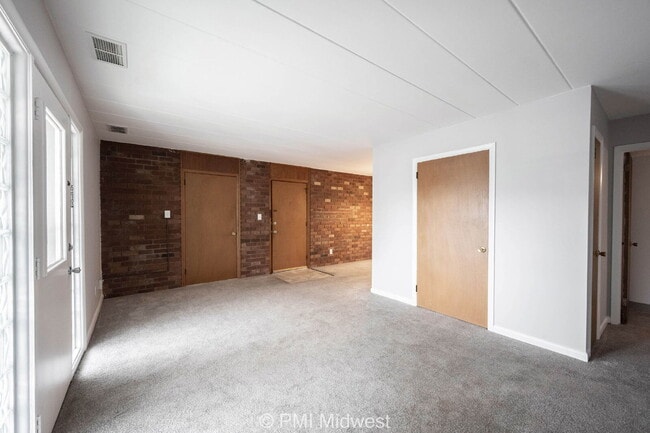 Building Photo - "Charming 1-Bedroom Retreat in Shelbyville...