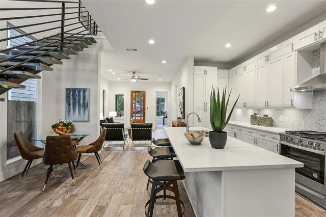 Foto del edificio - 933 W Eighth St