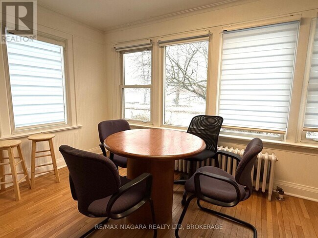 Photo du bâtiment - 177 Niagara Blvd