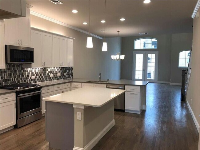 Building Photo - 6031 Page St