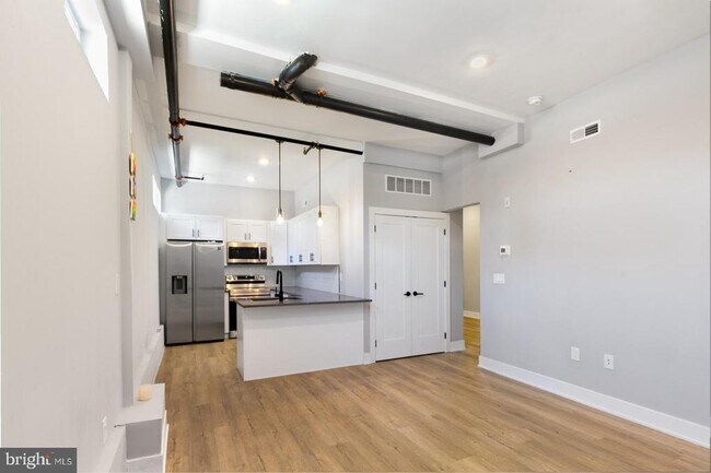 Foto del edificio - 3965 Lancaster Ave