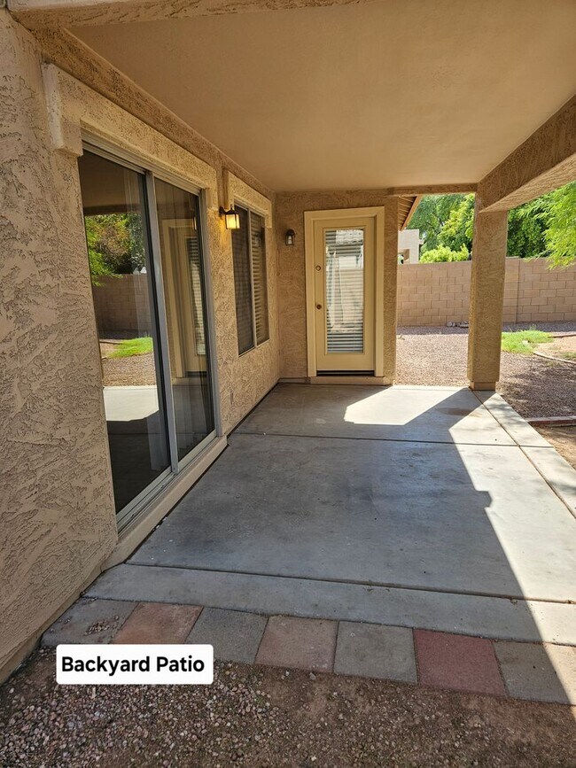 Building Photo - House in East Mesa