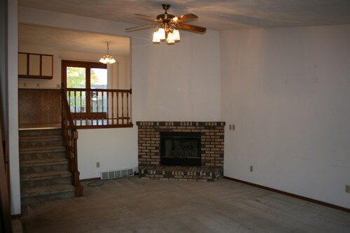 Building Photo - 2127 N Cloudview Dr