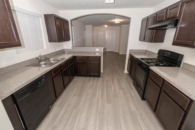 Building Photo - 5466 Plantation Forest Dr