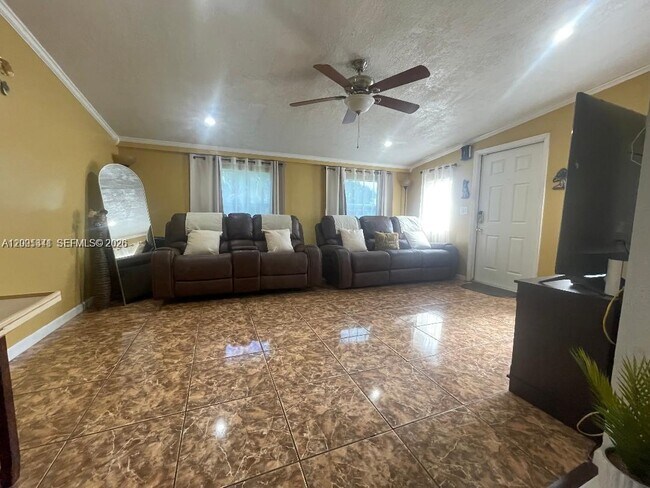 Building Photo - 800 N 70th Ave