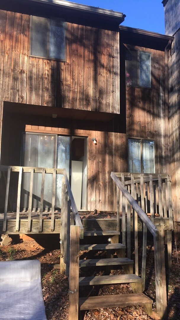 Foto del edificio - 6024 Spanish Oak Rd