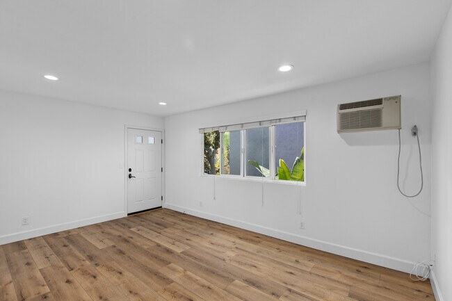 Foto del edificio - 725 Washington Heights Rd