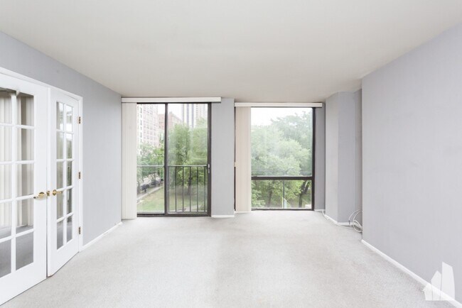 Foto del edificio - 345 W Fullerton Pky