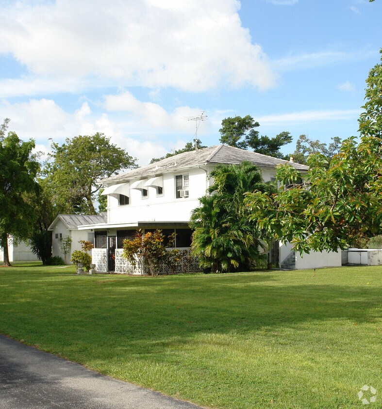 Foto principal - 1260 NE 115th St