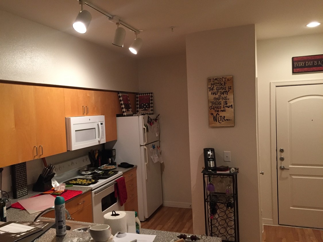 Primary Photo - 4932 Goodman Ave