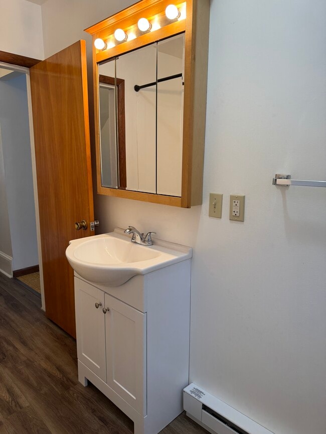 Building Photo - 226 Mill St