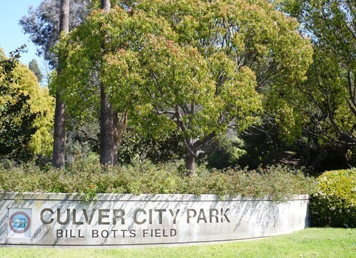 2 Huge parks 2 blocks away - 4255 Duquesne Ave