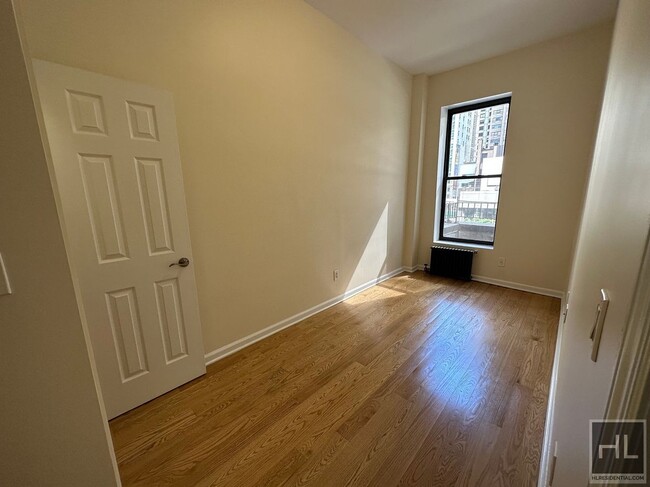 Foto del edificio - WEST 56 STREET