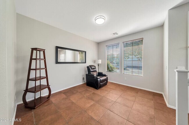 Foto del edificio - 7433 S 19th St