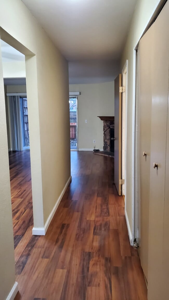 Foto del edificio - 1460 Parkway Dr