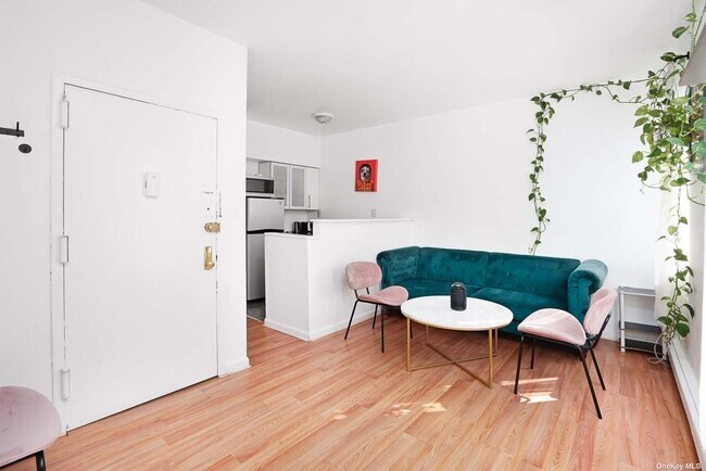 Building Photo - 51 A