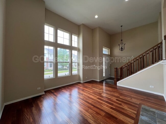 Building Photo - 498 Grosvenor Ln