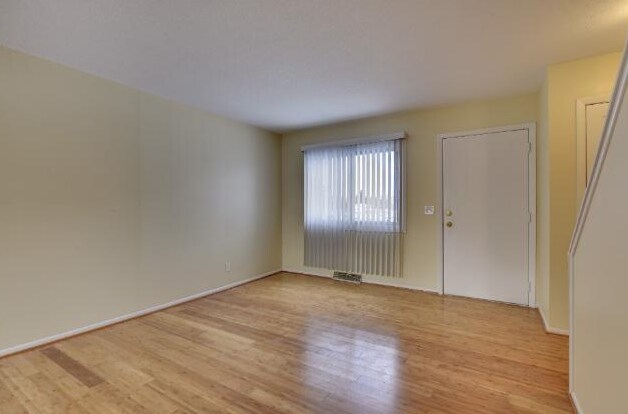 Foto del edificio - 1026-1036 2nd Ave E