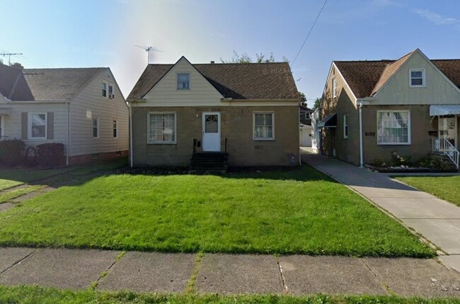 Building Photo - 8015 Theota Ave