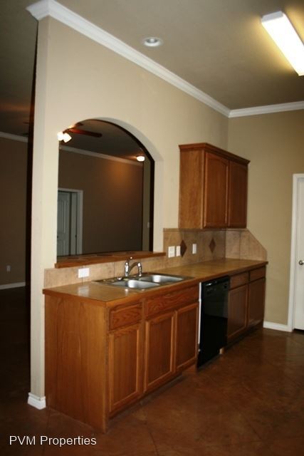 Building Photo - 3 br, 2 bath Apartment - 3156 Breton