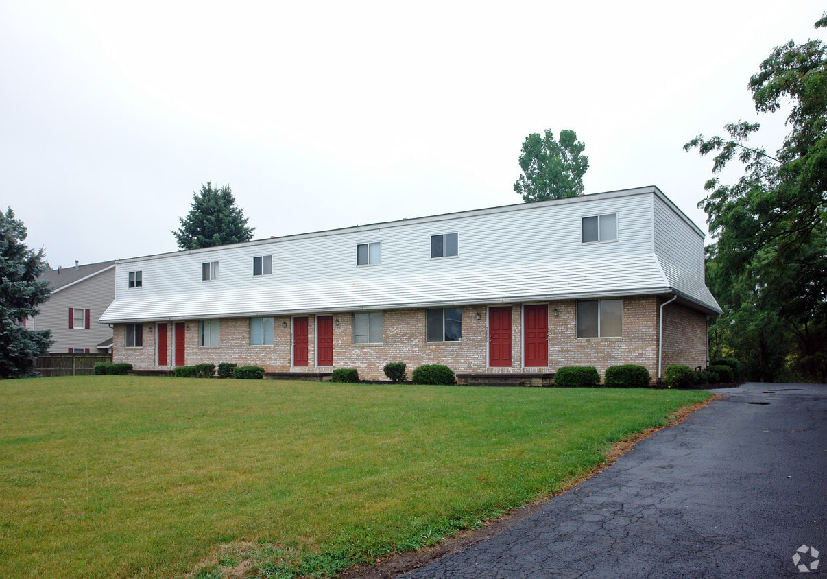 38803890 Timberview St NW, North Canton, OH 44720 Apartments in