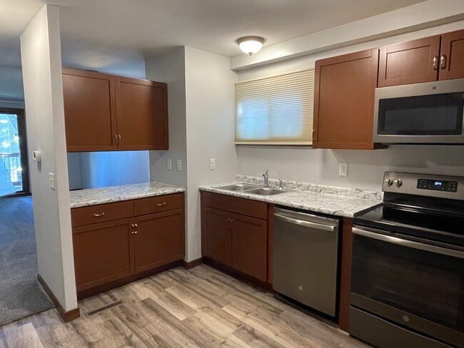 Building Photo - 1686 La Mar Dr